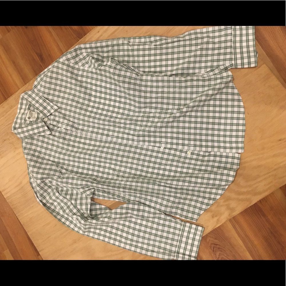 J crew men’s tailored fit button-down shirt green